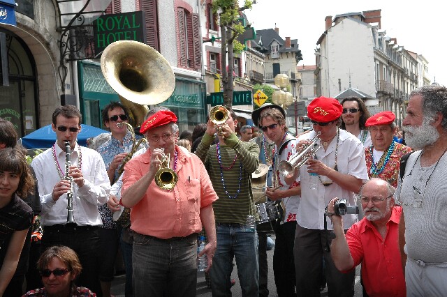min 2008 05 10 jazz sources parade 192